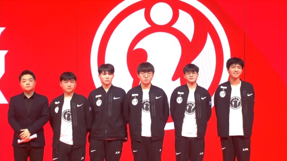 巴萨坐拥控 巴萨坐拥控